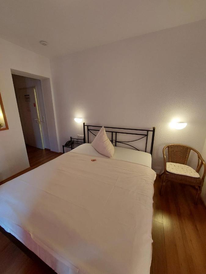 Hotel Goldener Stern Sankt Ingbert Eksteriør bilde